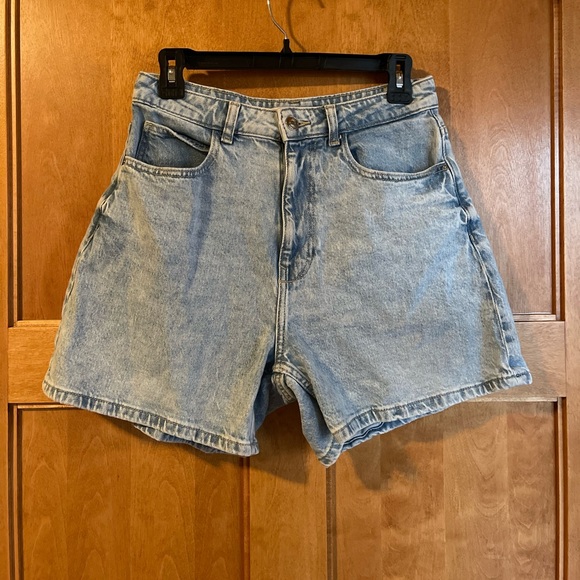 Zara Light Wash Jean Shorts - Picture 1 of 3